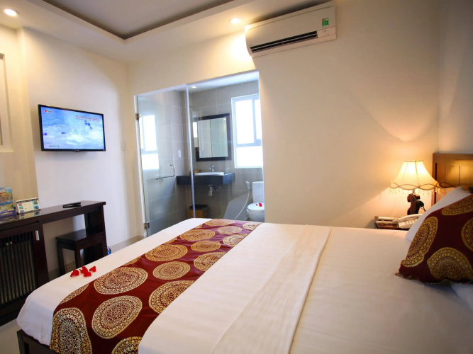 Azura Hotel