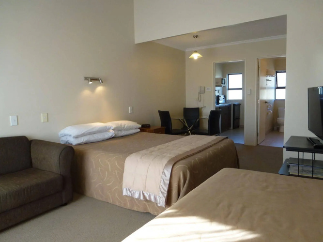Balmoral Motel