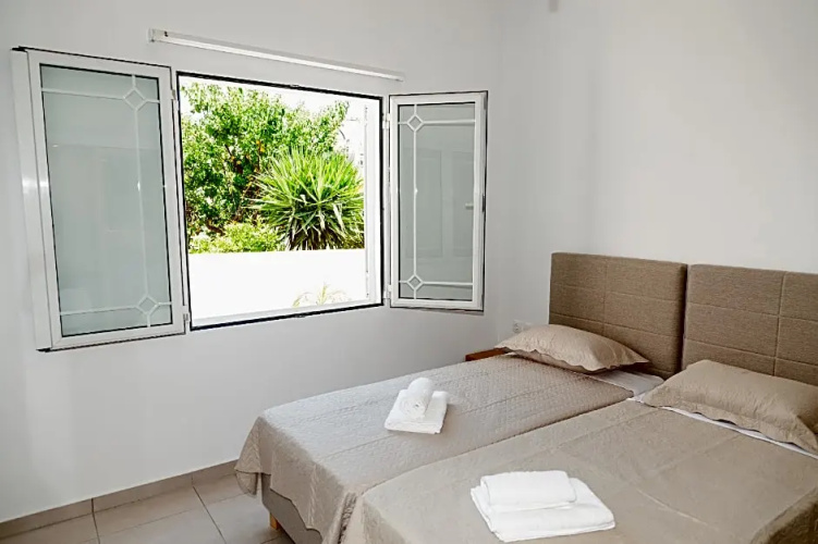 luxury villa for 4 persons with privete garden