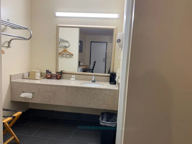 Regency 7 Motel