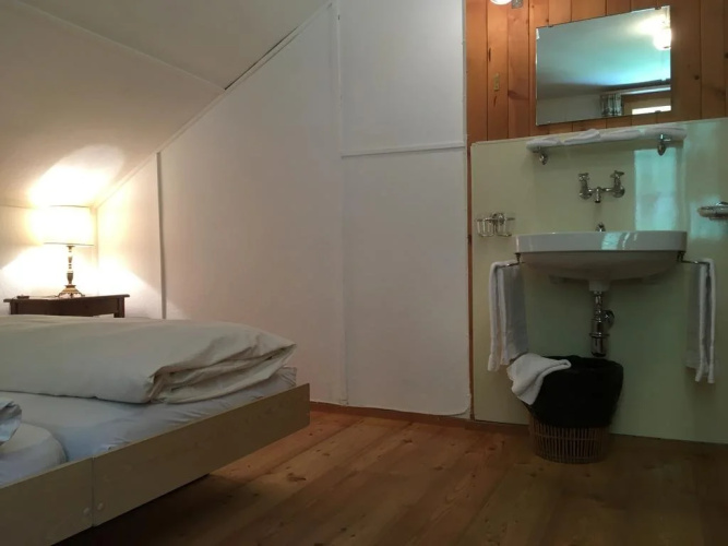 Spinas Gasthaus Val Bever - Hostel