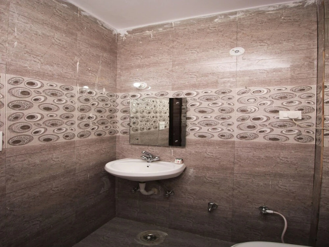 RN 32 by OYO Rooms