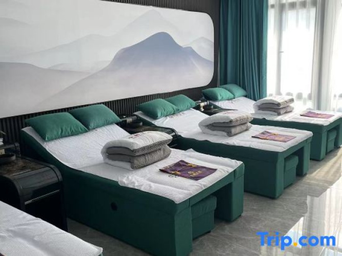 Vienna Hotel (Six Anyuan District Shop)
