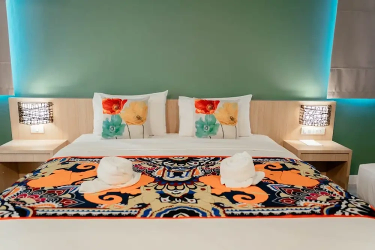 Standard Triple room