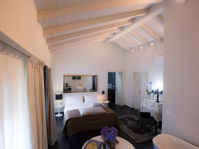Palazzo Gozzi Bed  Beauty
