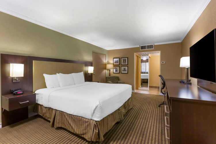 Royal Sun Hotel & Suites