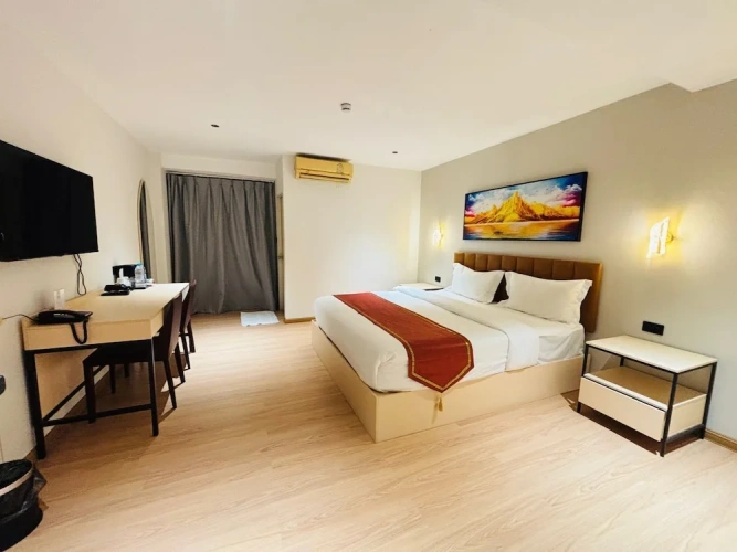 1 Bedroom Deluxe Double room with city view