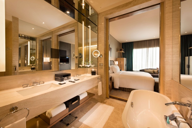 Conrad Pune photo 9