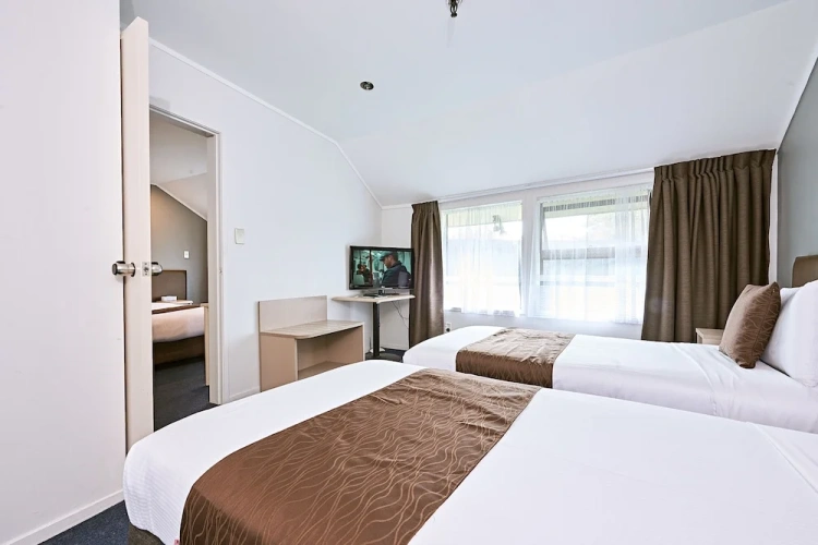 Quadruple Suite