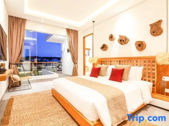 4 Bedrooms Villa