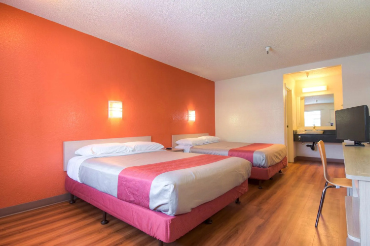 Motel 6 Santa Ana, CA