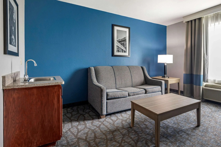 Comfort Inn & Suites Mansfield