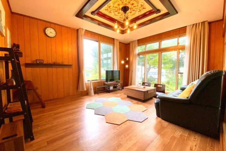 5 Bedrooms Cottage