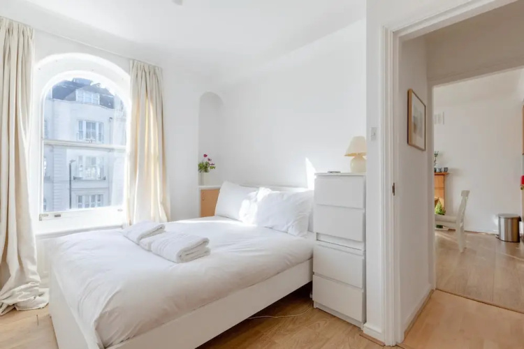 Spacious 1BD Flat 5 Mins to Paddington Station!