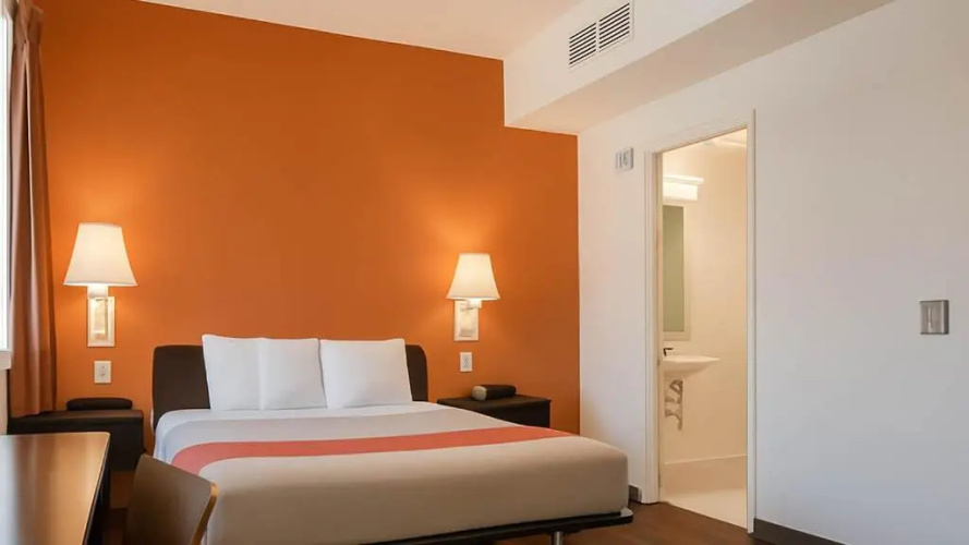 Motel 6 San Diego Downtown photo 20