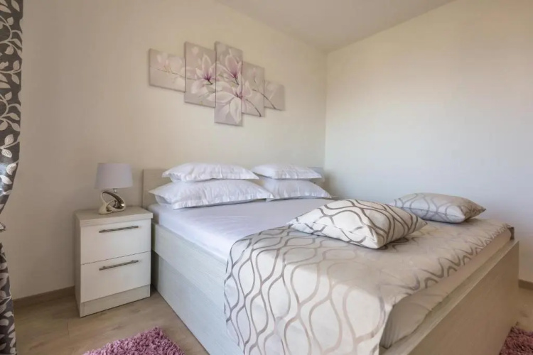 Apartments Lana