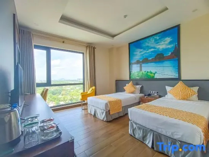 Holiday Pier Hotel
