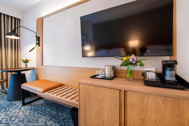 Standard Quadruple Club room