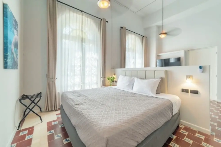 Deluxe Suite