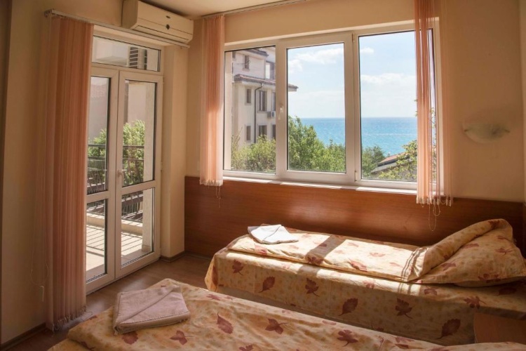 1 Bedroom Apartment with balcony and with view