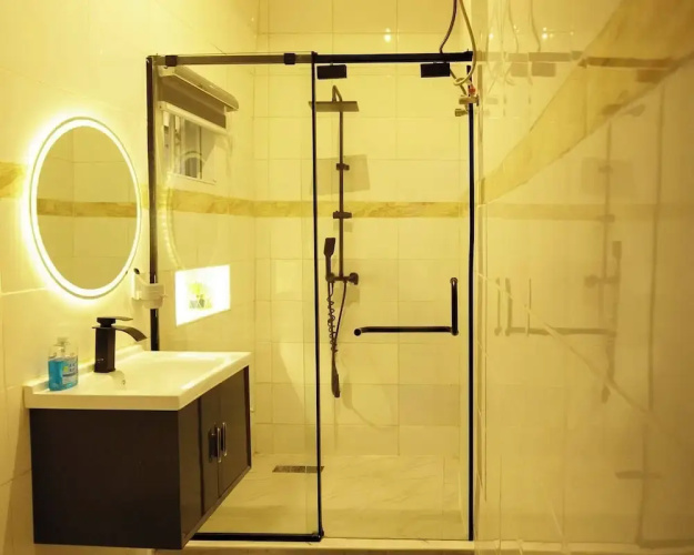 Onyx Royal Hotel And Suites