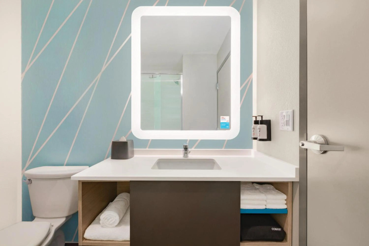 avid hotel Chicago O’Hare – Des Plaines