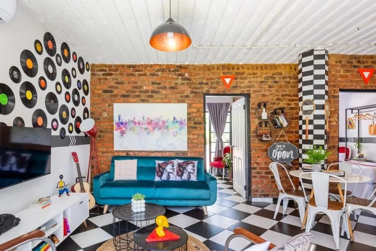 2 Bedrooms Apartment