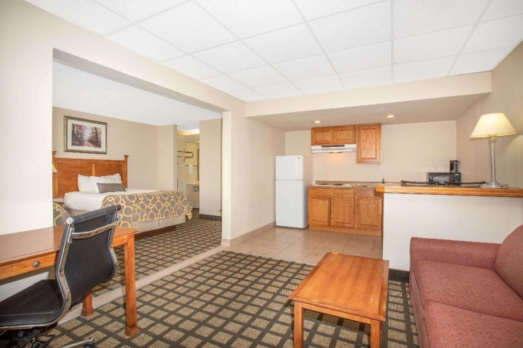 Quadruple Suite