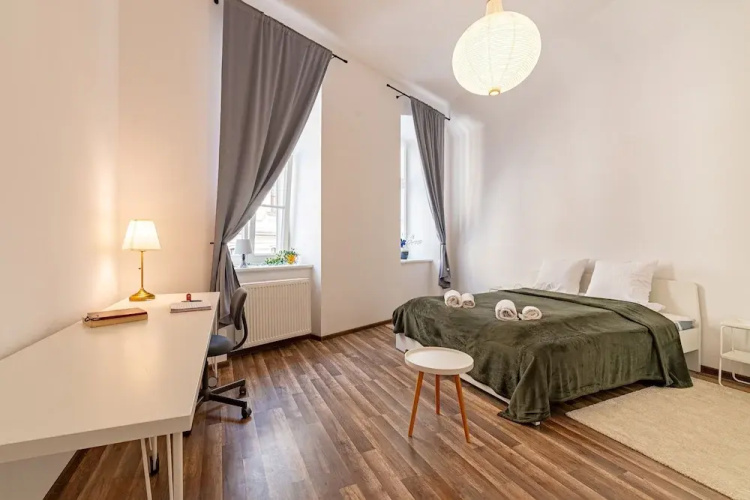 RentPlanet - plac Uniwersytecki