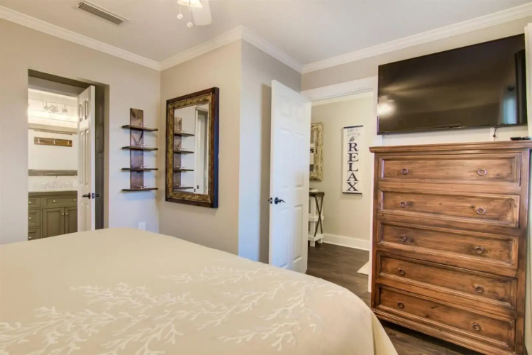 8 A, One Bedroom Condo