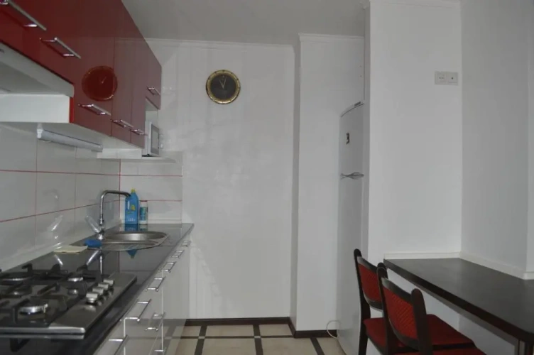 3 Bedrooms Apartment