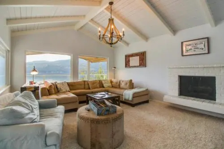 Lakefront Getaway