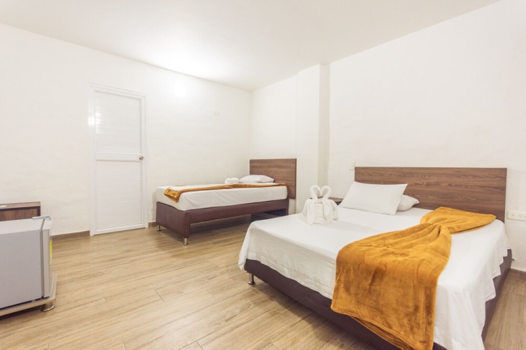Standard Triple room