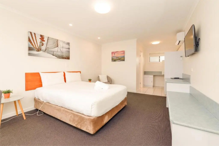 Bass and Flinders Motor Inn
