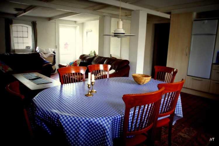 4 Bedrooms Apartment