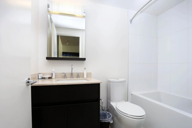 DT Richmond condo by Elevate Rooms