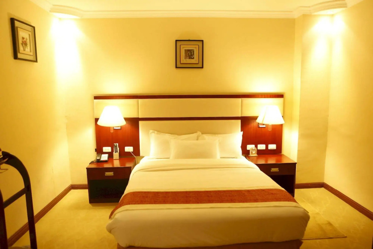 Planet Hotel