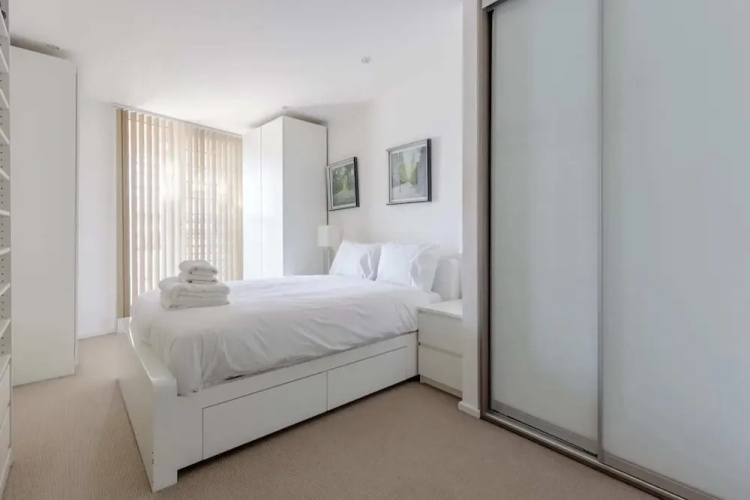 Modern 2BD Flat With a Balcony - Wandsworth