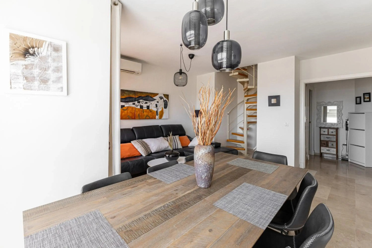 3 bedroom apartment with private rooftop terrace