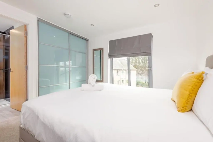 2 Bedrooms Apartment