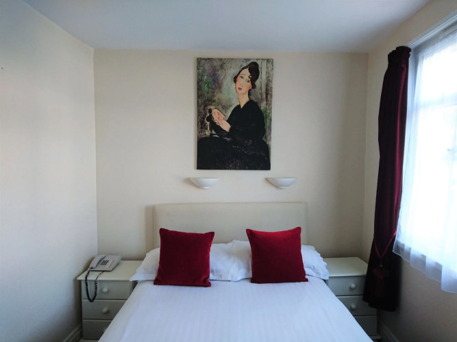 Sarum Hotel
