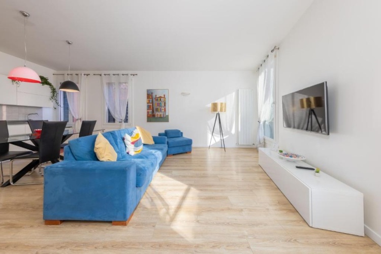 3 Bedrooms Apartment