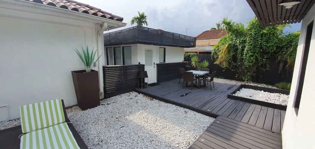 Modern Cabin 1