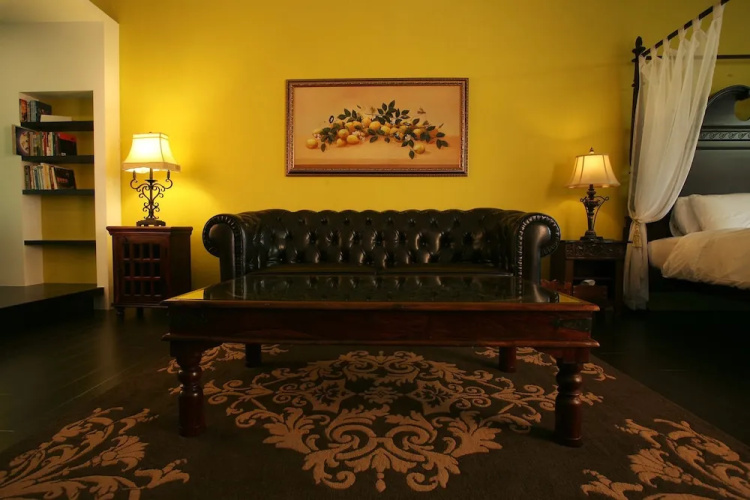 Juhu Farmstay
