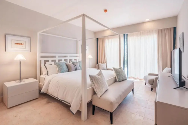 Apt w 2br-beachfront Private Pool in Sotogrande