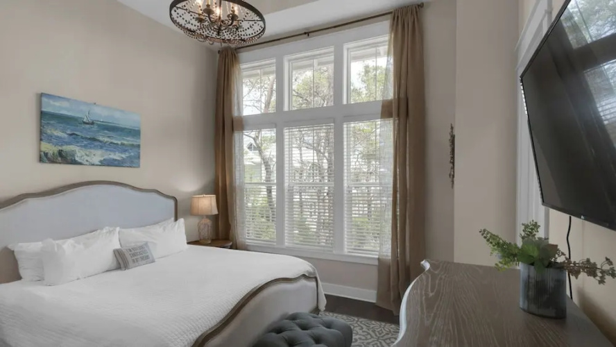 Pet Friendly & A Minute From Prominence Pool, Sleeps 8