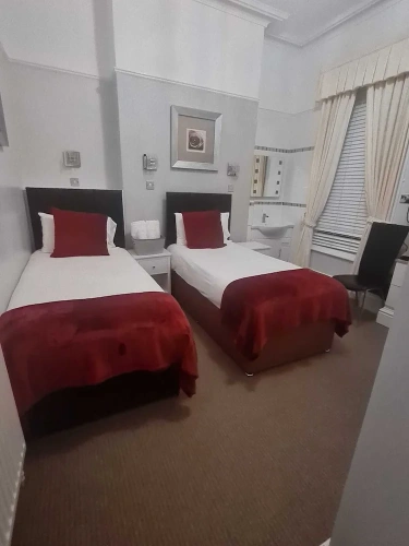 Standard Twin Basement room