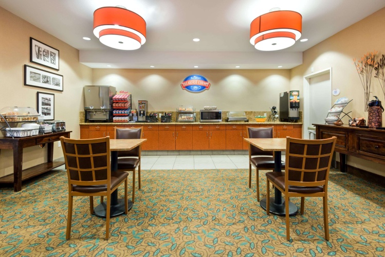 Baymont by Wyndham Denver International Airport photo 14