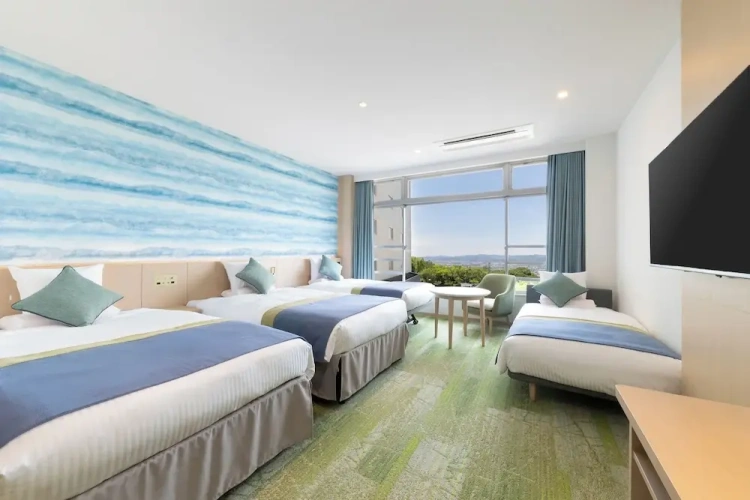 Deluxe Quadruple room with land view
