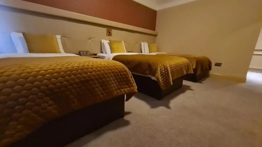 Standard Triple room
